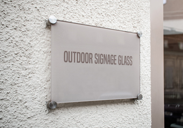Outdoor acrylic plaque sign